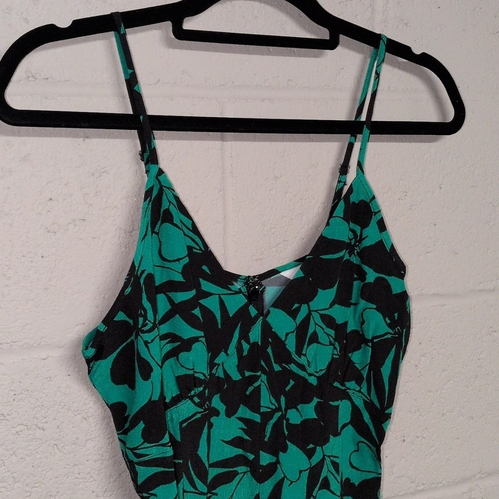 Resortwear Maxi Dress, XS, NWT, Tropical Floral, Vacation Ready - Picture 5 of 13